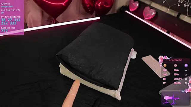 webpetite's cam snapshot