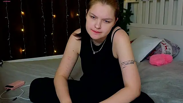 BevHanni's cam snapshot