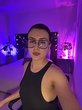 EmaSaenz's cam snapshot