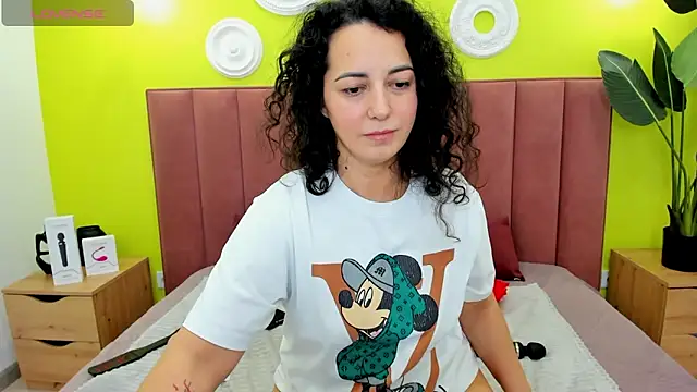 Linda_Insatiable's cam snapshot