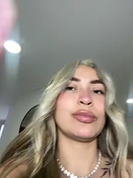 emma_oxford's cam snapshot