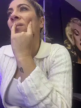 viktoria_davis_'s cam snapshot