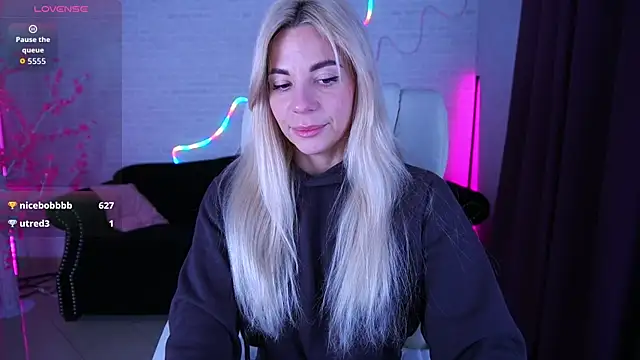 BellaRayyy's cam snapshot