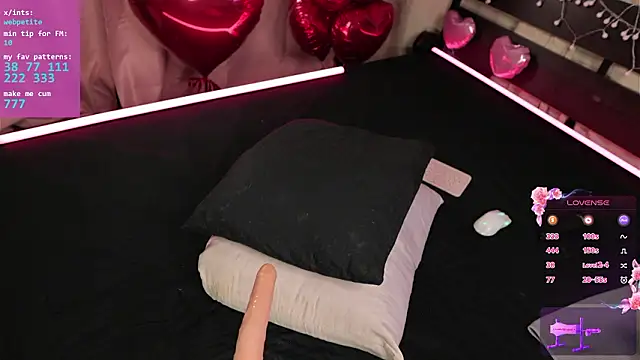 webpetite's cam snapshot