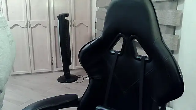 Himbo_fox live sex cam