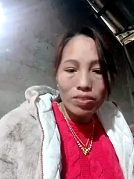 Gummiesu live sex cam