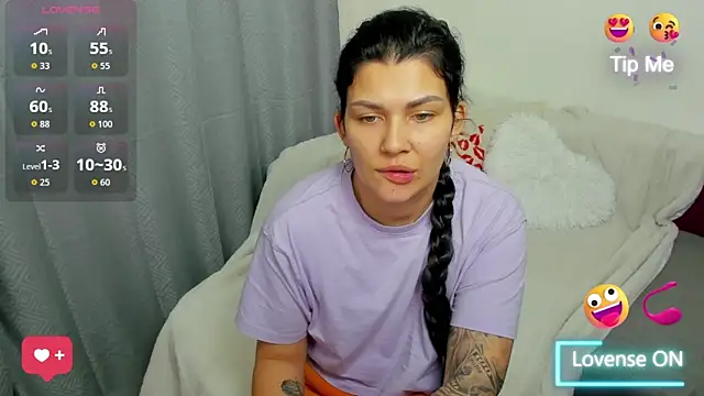 MiaKiittyy live sex cam