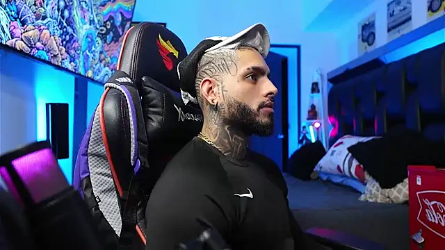 logan_hugh8 live sex cam