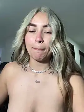 emma_oxford's cam snapshot