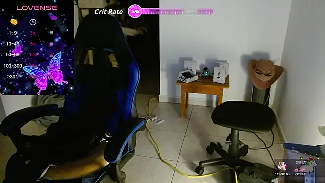 TRIXIE_TANG28 live sex cam