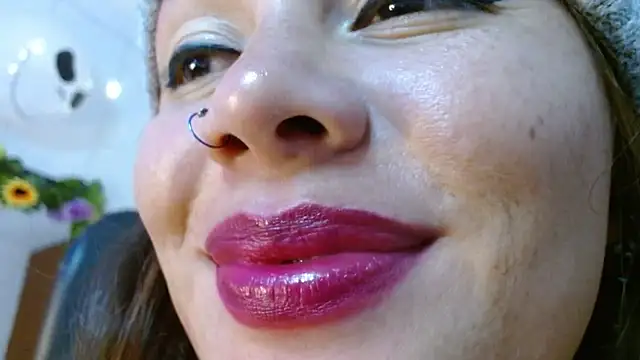 miss_evoleth2 live sex cam