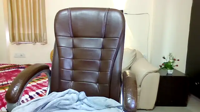 Queenhimanshi live sex cam