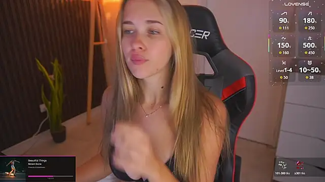 DanikaDillan live sex cam