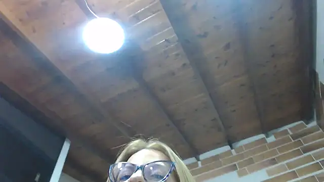 perlagoloza05's cam snapshot