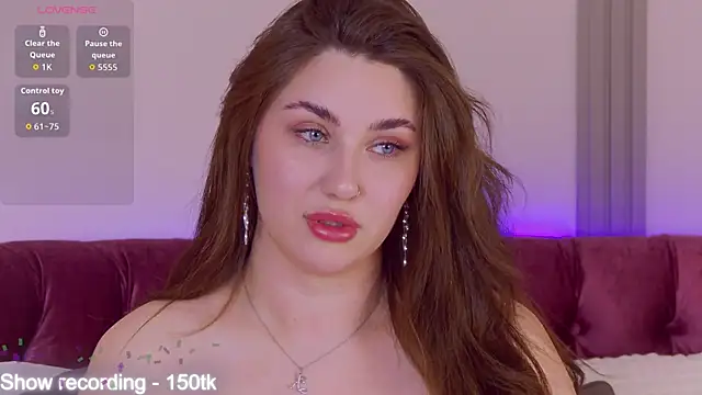 KiraBarlows live sex cam