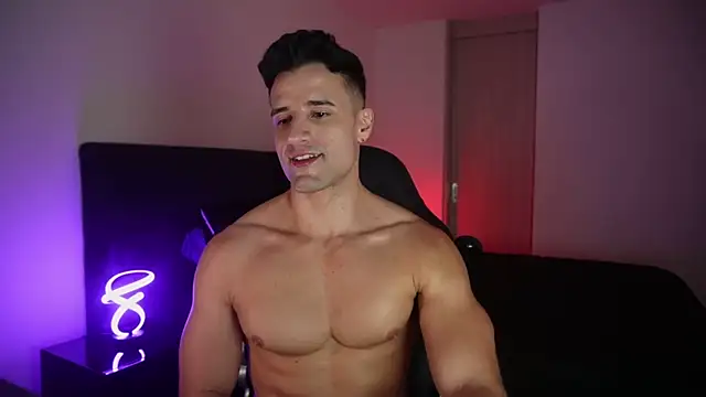 Tom_Heaton's cam snapshot