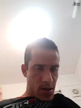 Masajistapaisa04's cam snapshot