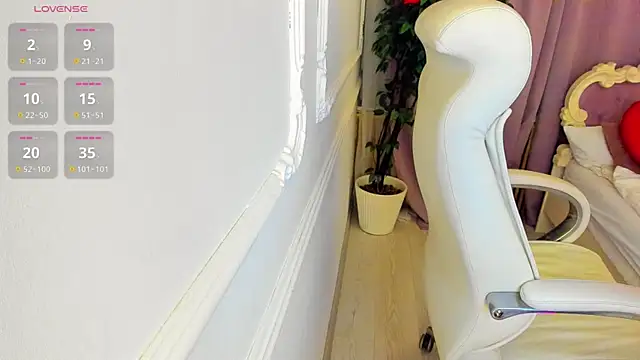 Lily_Marlin live sex cam