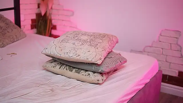 CallieDoll's cam snapshot