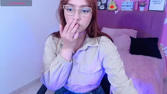 Natasha_Romanof18's cam snapshot