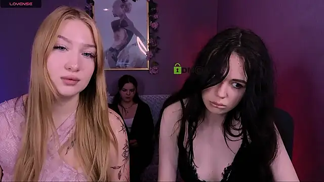 playful_sophie's cam snapshot