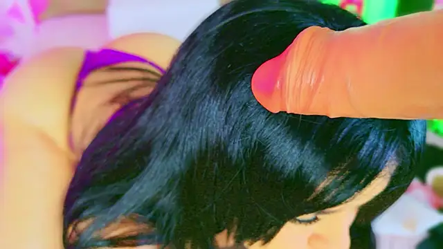 CharlootteEvans's cam snapshot