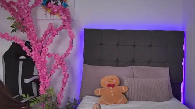 AmandaBrooks_18's cam snapshot