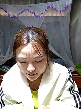 Lee-Thee live sex cam