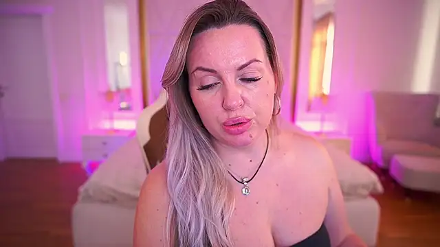 KiraCandyS's cam snapshot