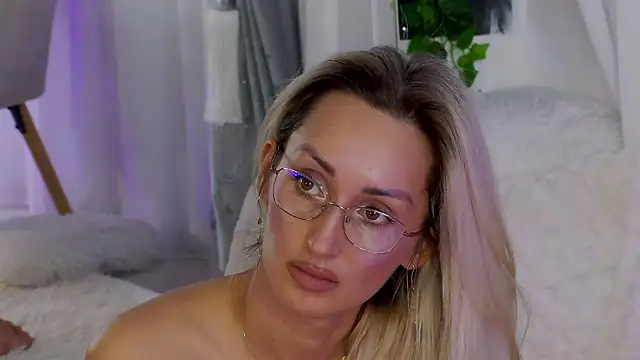 IsabelleEthan live sex cam