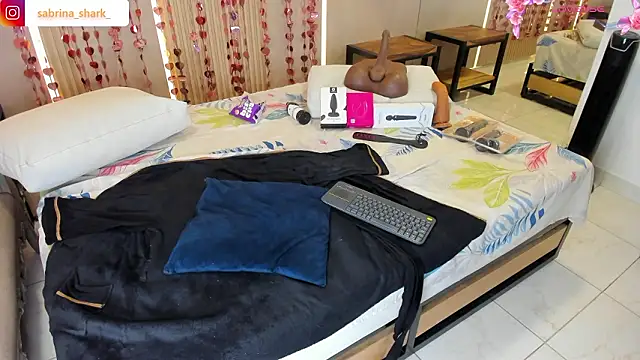 sabrina_shark_'s cam snapshot