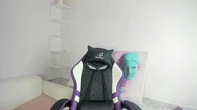 Ella_starrr__'s cam snapshot