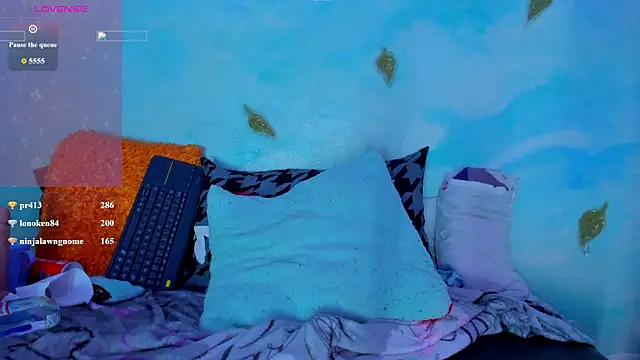 SaturnooStonee's cam snapshot