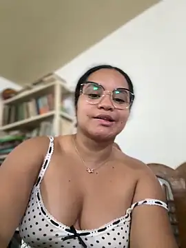 Lucy_wilson5 live sex cam
