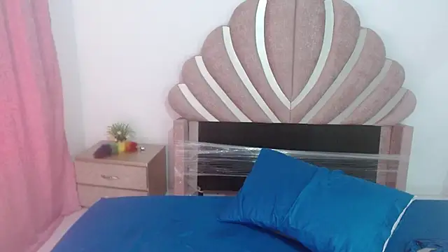 bella_fox723 live sex cam