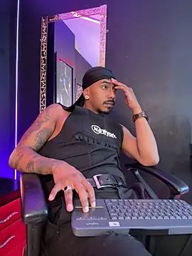 Latinmoster_boss live sex cam