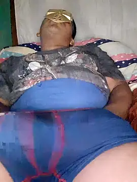 Efrain2090 live sex cam