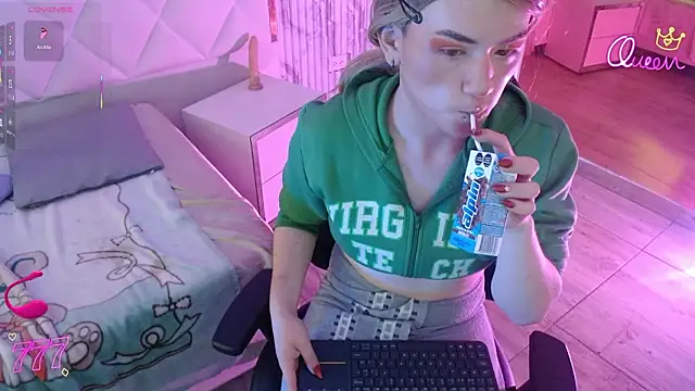 NOOAH_TAY live sex cam