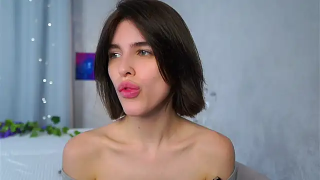 EleneButton live sex cam