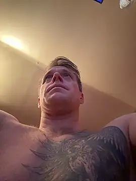 DILFiGuess1 live sex cam