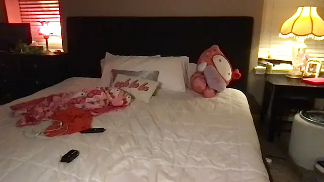 misspollypeach's cam snapshot