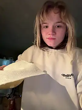 Cutiepiespanks live sex cam