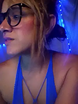 lola_mamadas's cam snapshot