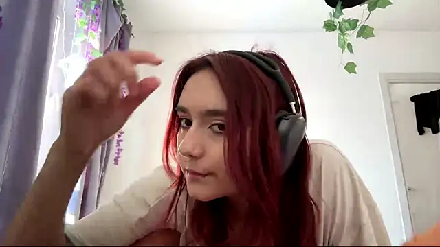 LunaMacky's cam snapshot