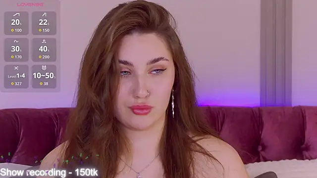 KiraBarlows live sex cam