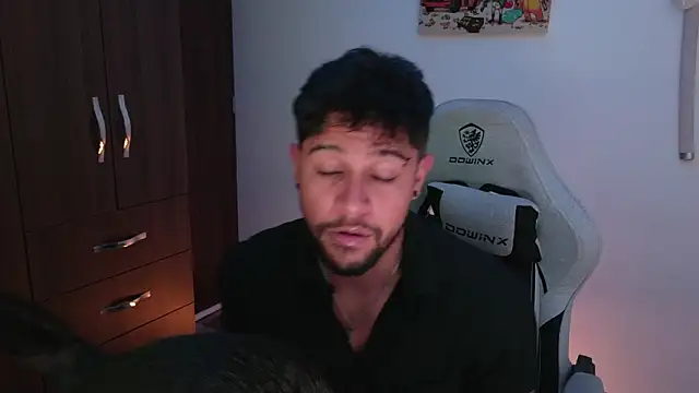 domsantiago_'s cam snapshot