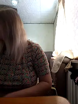 BustyBlond live sex cam