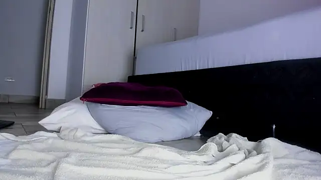 Skarleth69 live sex cam