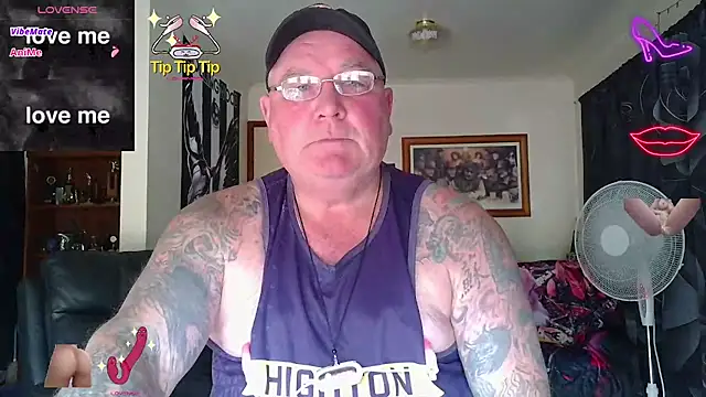 KINKYBLUEYES69's cam snapshot