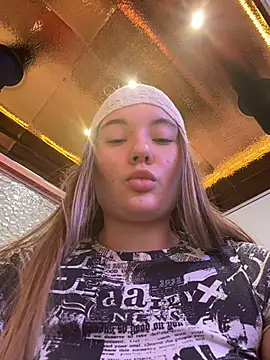 VineraSweet live sex cam